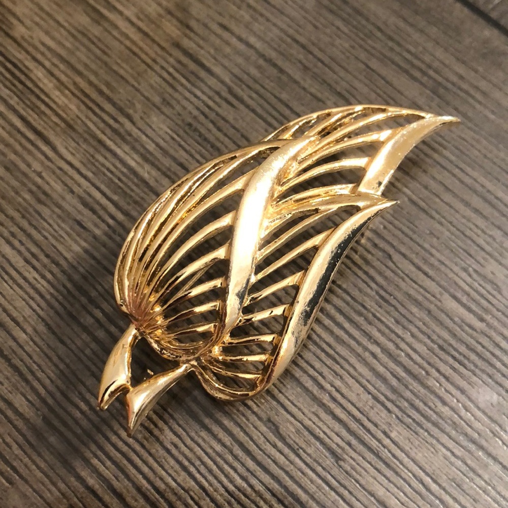 Vintage Goldtone Leaf Cluster Pin - Picture 3 of 14